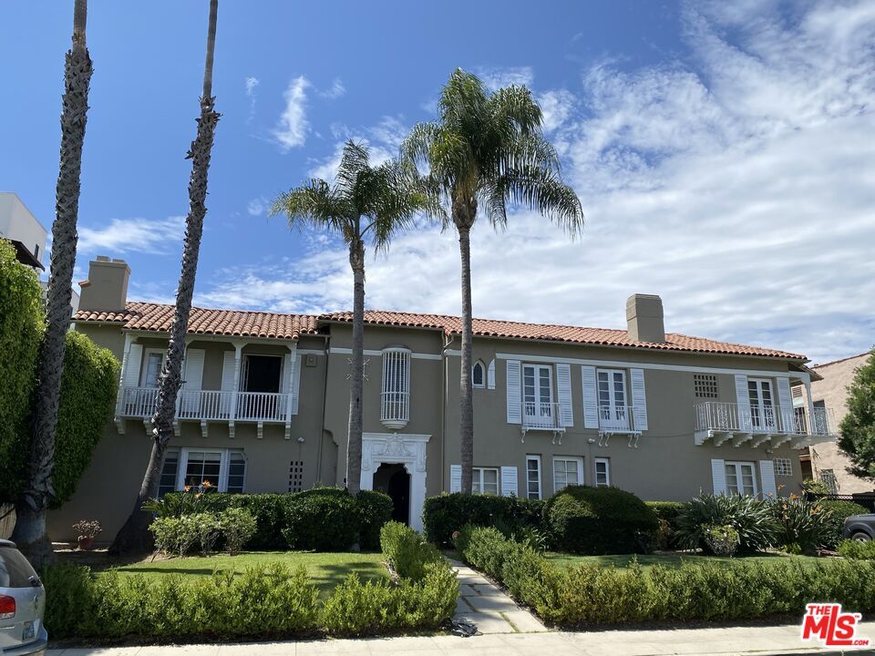 Property Photo: 725 S Lorraine Blvd, Unit 1/2 CA 90005