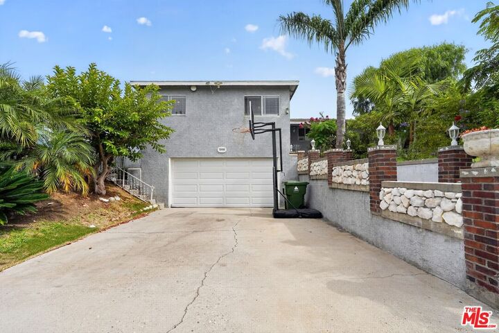 Property Photo:  7615 Kittyhawk Ave  CA 90045 