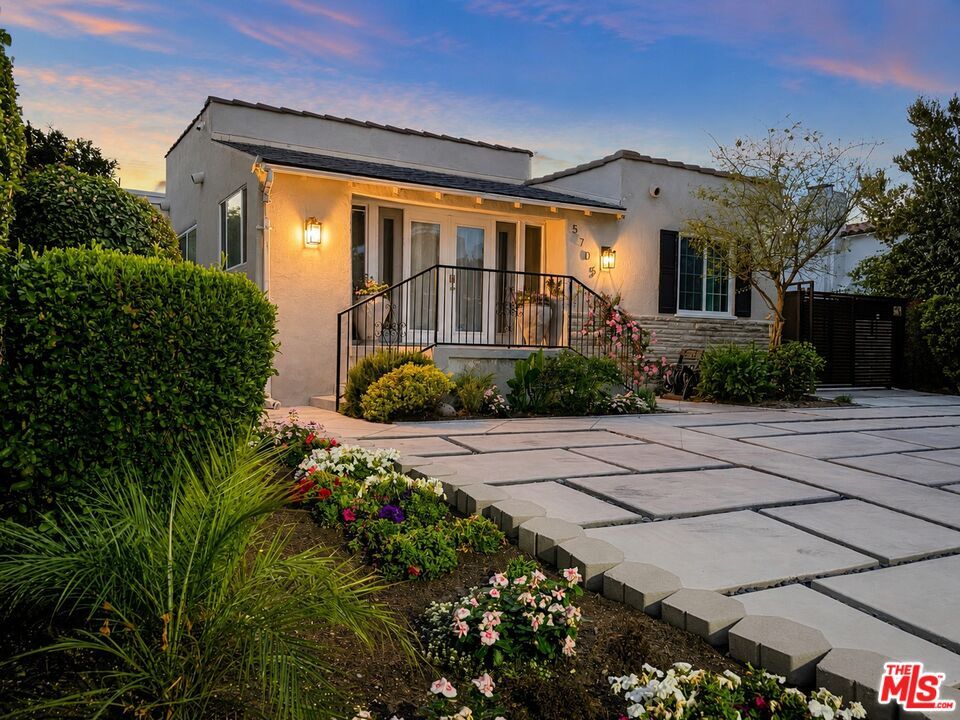 Property Photo:  5705 West Blvd  CA 90043 