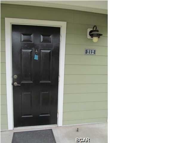 Property Photo: 212 Cape Cod Drive FL 32407