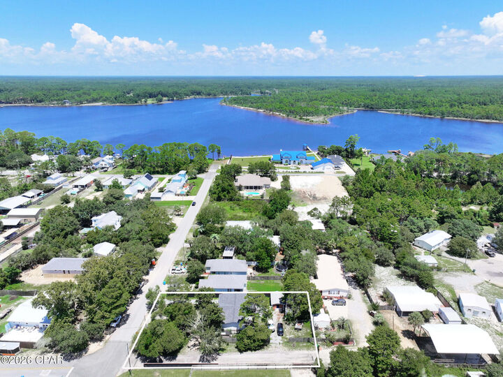 Property Photo:  704 Gulf View Drive  FL 32413 