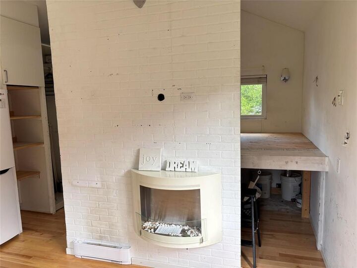 Property Photo:  9 North 8th Avenue  MB R0C 1B0 