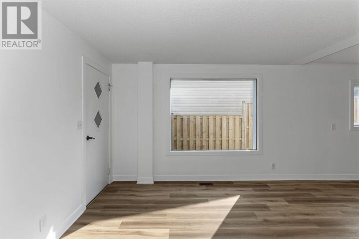 Property Photo:  92 Jean St  ON P7A 5E9 
