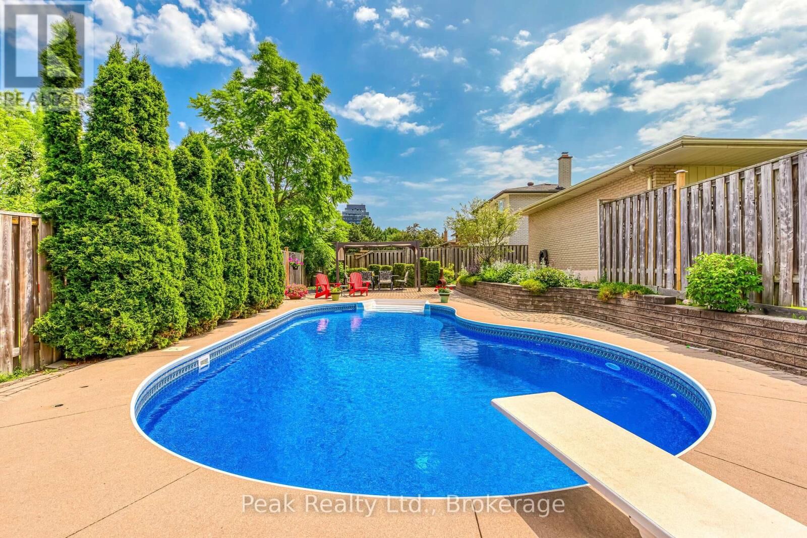 Property Photo: 2235 Waycross Crescent ON L5K 1J5