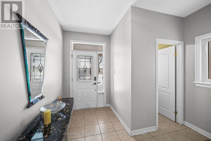 Property Photo:  6A Rosetta Avenue  ON K2G 6T5 