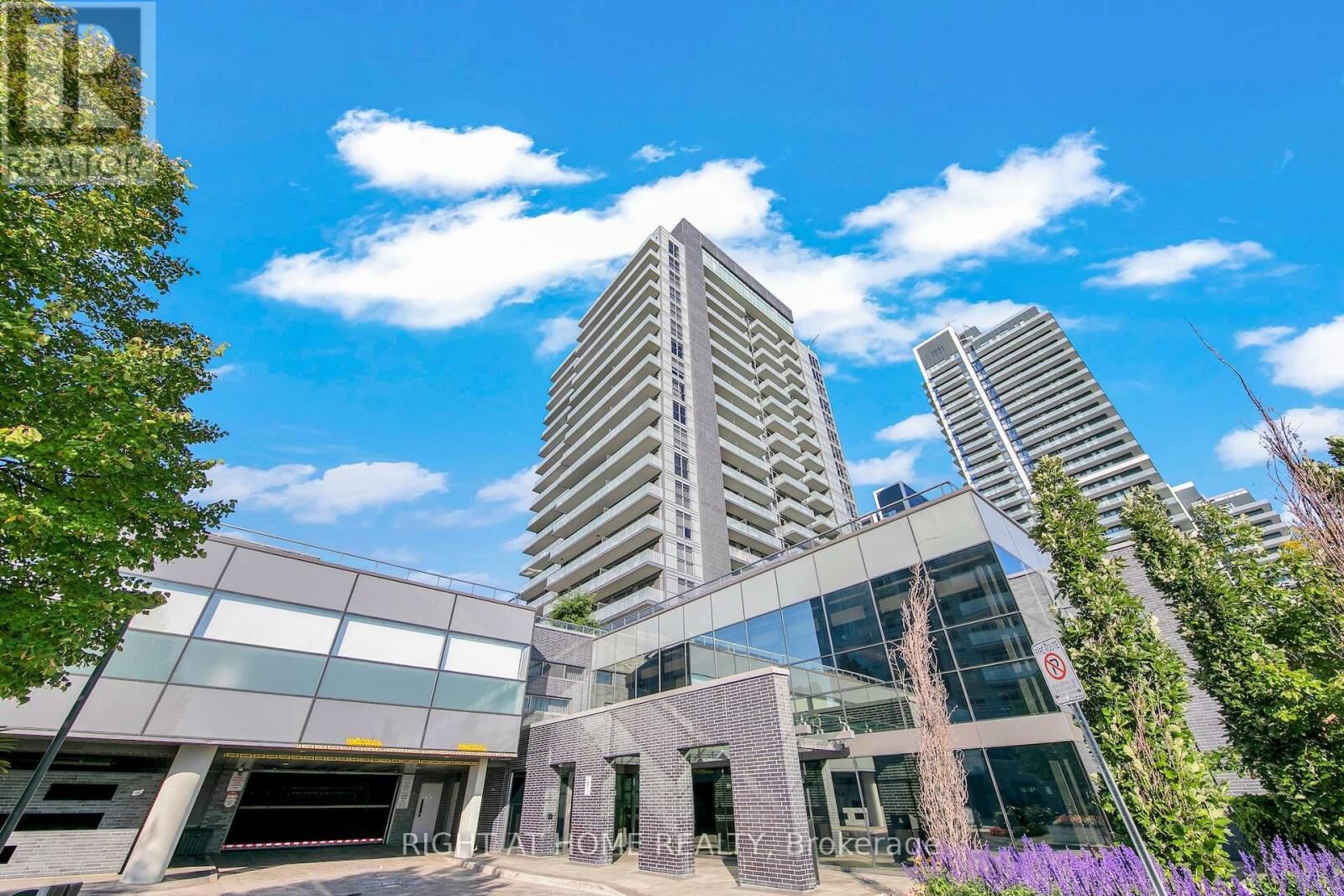 Property Photo:  65 Oneida Crescent 903  ON L4B 0G9 