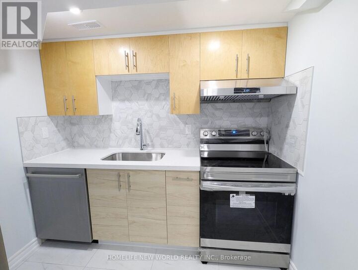 Property Photo:  90 Oakvale Avenue Lower  ON M4J 1J1 