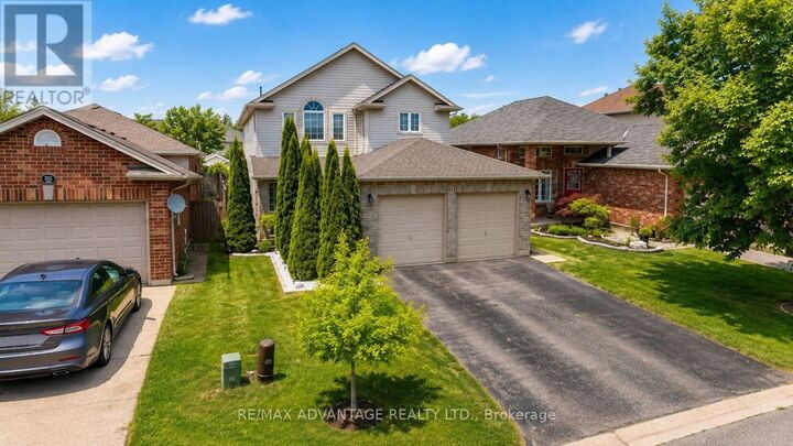 Property Photo: 816 Wild Rose Lane South ON N6H 5X4