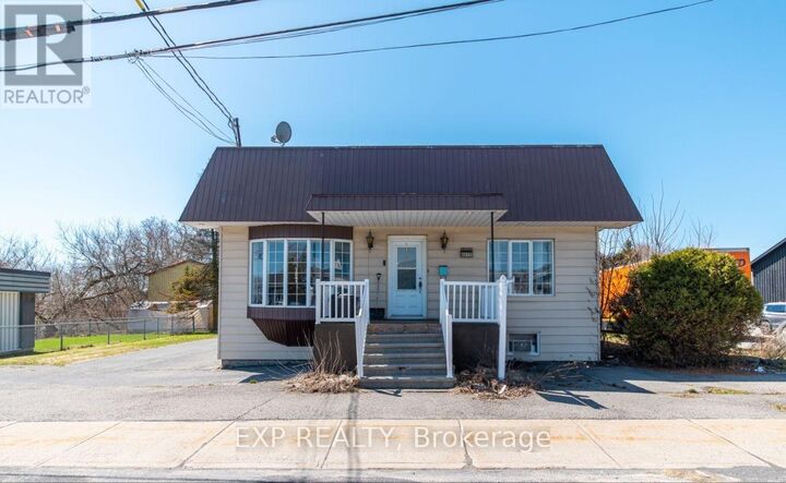 4612 Ste Catherine Street — photo 1