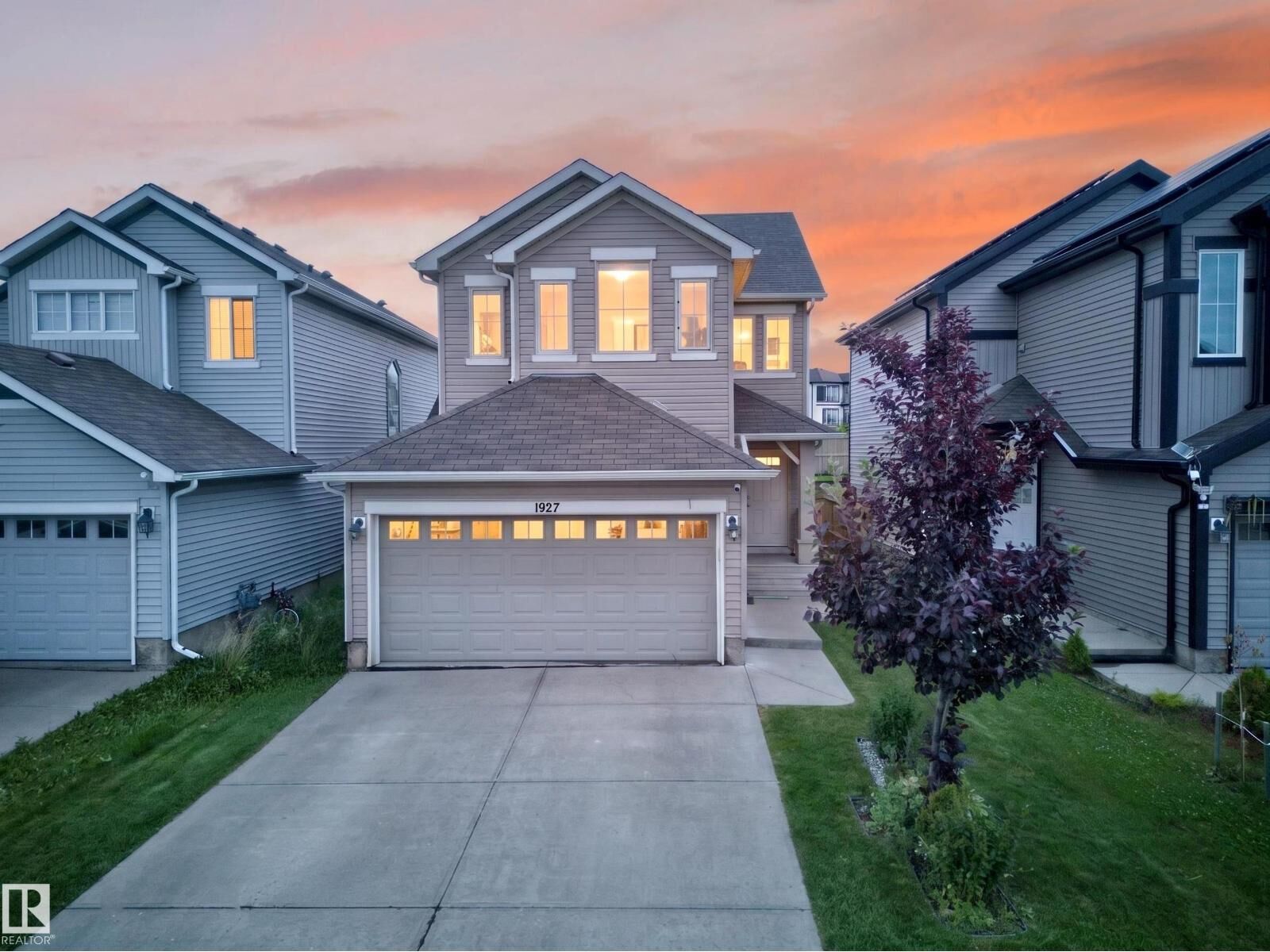 Property Photo: 1927 51 Street SW AB T6X 1Y4