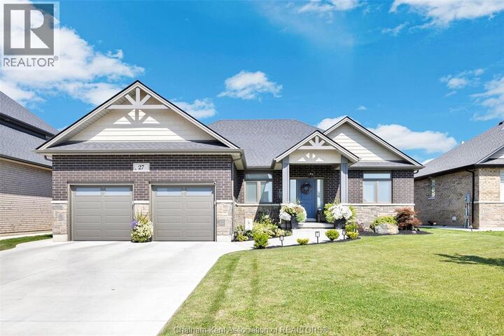 27 Tracy Drive — photo 1