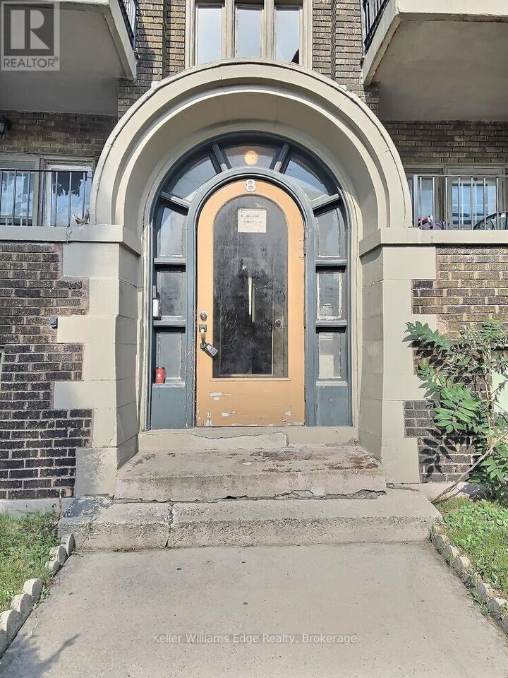 Property Photo:  8 Tisdale Street South 10  ON L8N 2V9 