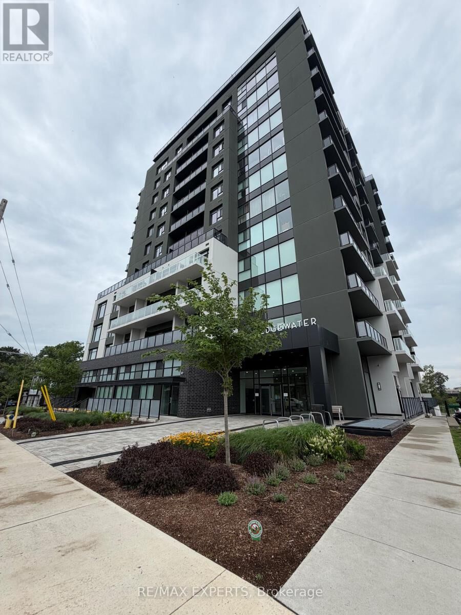 Property Photo:  71 Wyndham Street South 210  ON N1E 5R3 