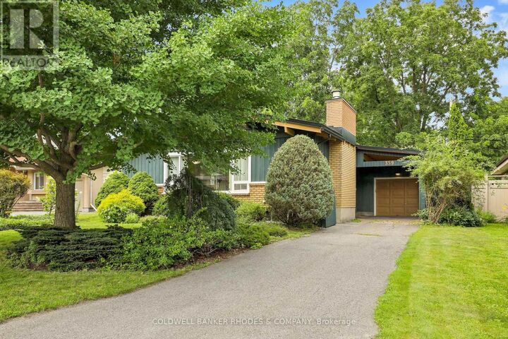 Property Photo:  359 Mountbatten Avenue  ON K1H 5W2 