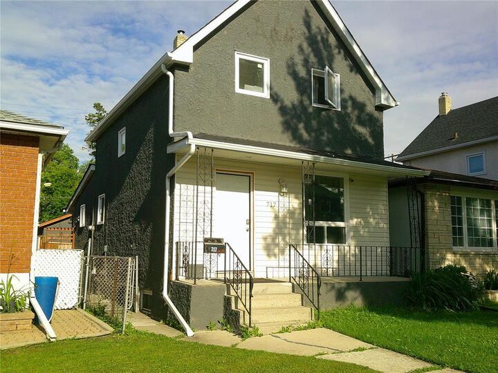 717 Arlington Street East — photo 1