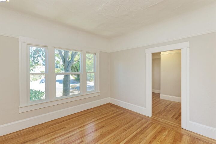 Property Photo: 437 51st St CA 94609