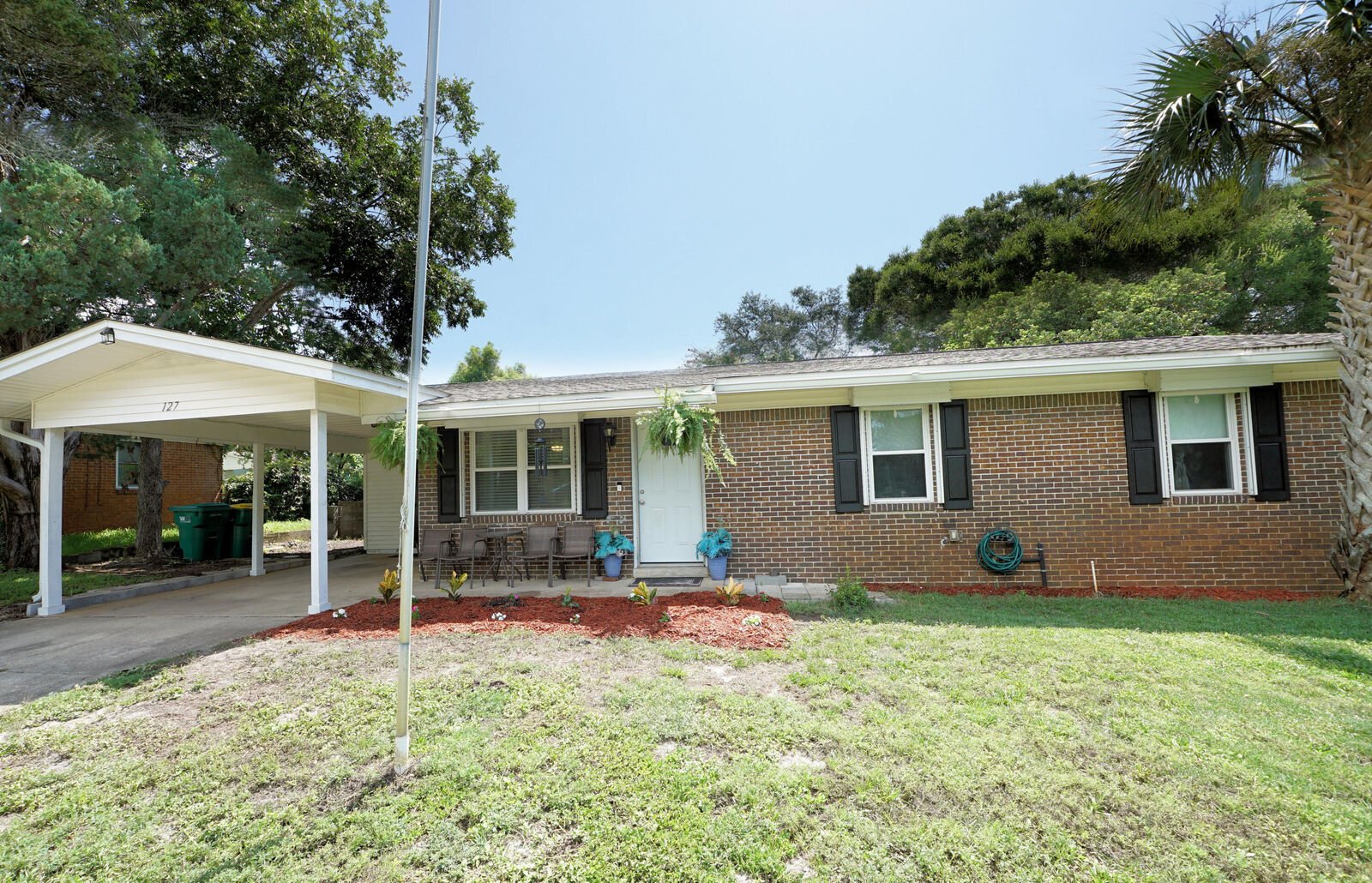 Property Photo: 127 Pryor Drive FL 32569