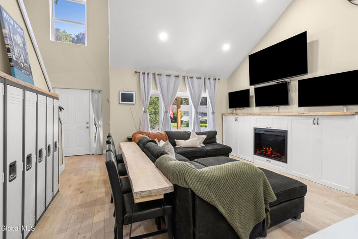 Property Photo:  4 North Street  NY 12019 