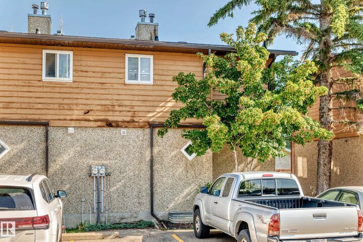 Property Photo:  3812 20 Avenue NW 22  AB T6L 4B2 