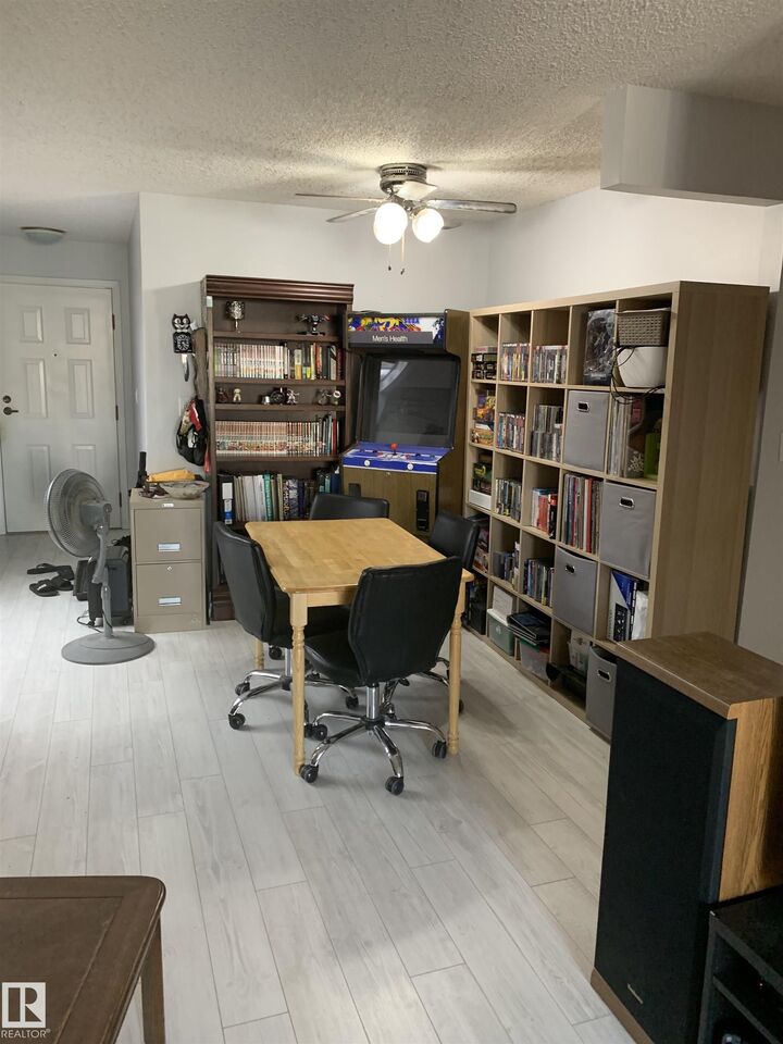 Property Photo: 10421 93 Street NW 302 AB T5H 1X5