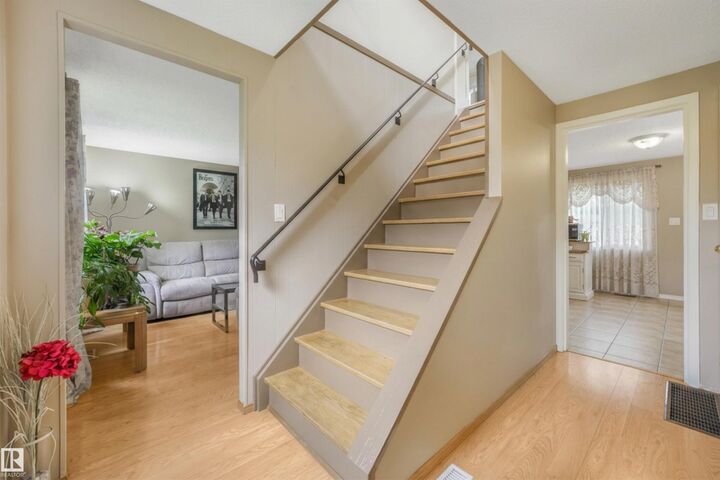 Property Photo: 267 Ridgewood Terrace AB T8N 0E9