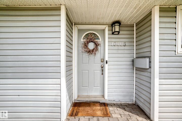 Property Photo: 16406 87A Avenue NW AB T5R 4H9