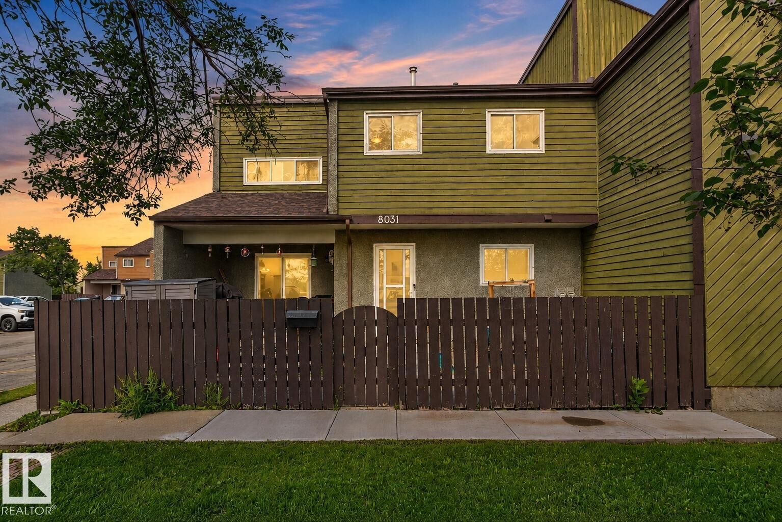 Property Photo: 8031 27 Avenue NW AB T6K 3C9