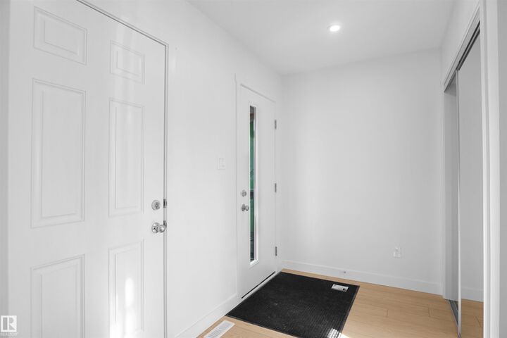 Property Photo:  1535 208 Street NW  AB T6W 5T6 