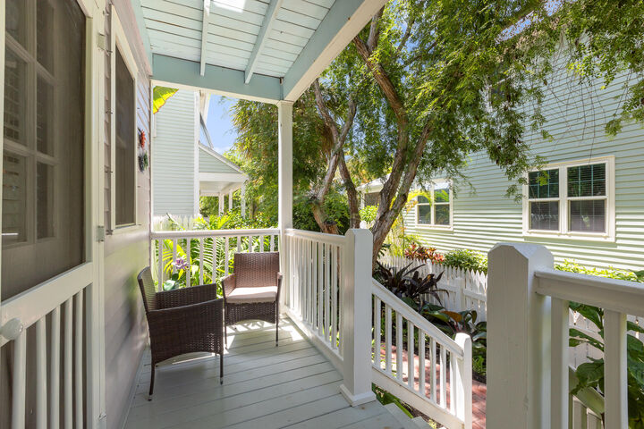 Property Photo: 30 Kingfisher Lane FL 33040