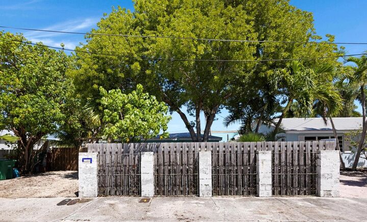 Property Photo: 2309 Patterson Avenue FL 33040