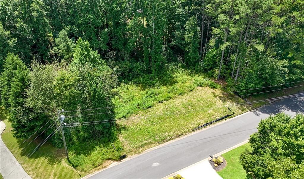 Property Photo: 5835 Rolling Oaks Circle GA 30040