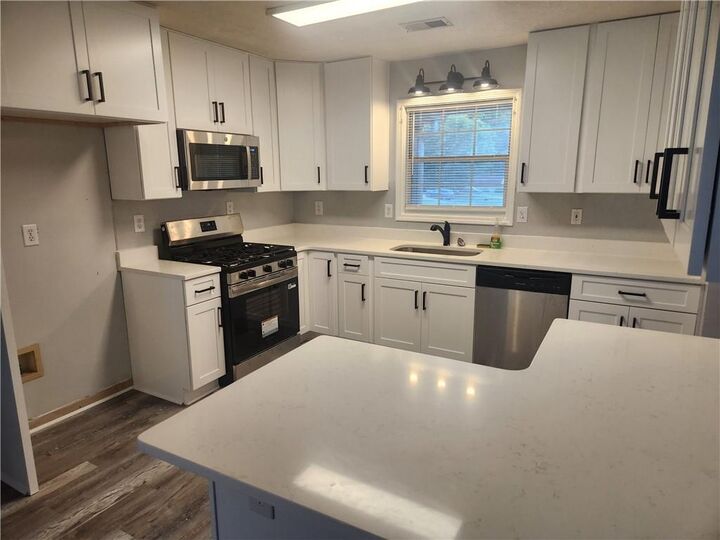 Property Photo: 482 Grove Hill Drive GA 30281