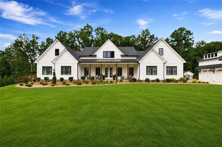 Property Photo:  145 London Road  GA 30107 