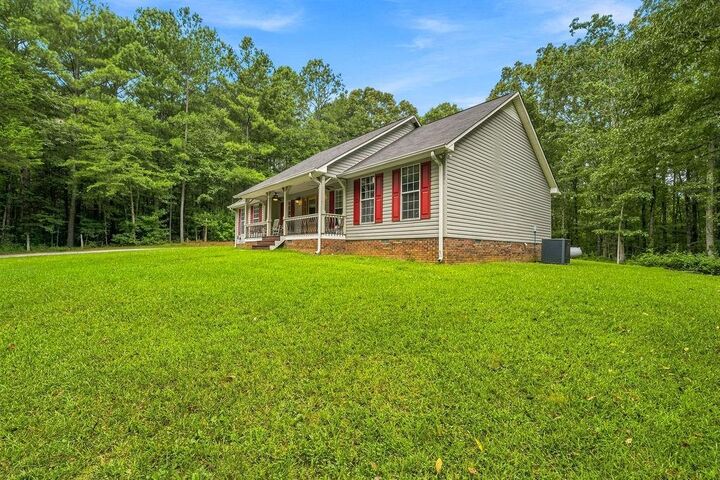 Property Photo: 1208 Bellview Road GA 30153