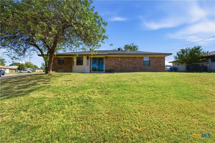 Property Photo: 1017 Jackie Jo Lane TX 76522
