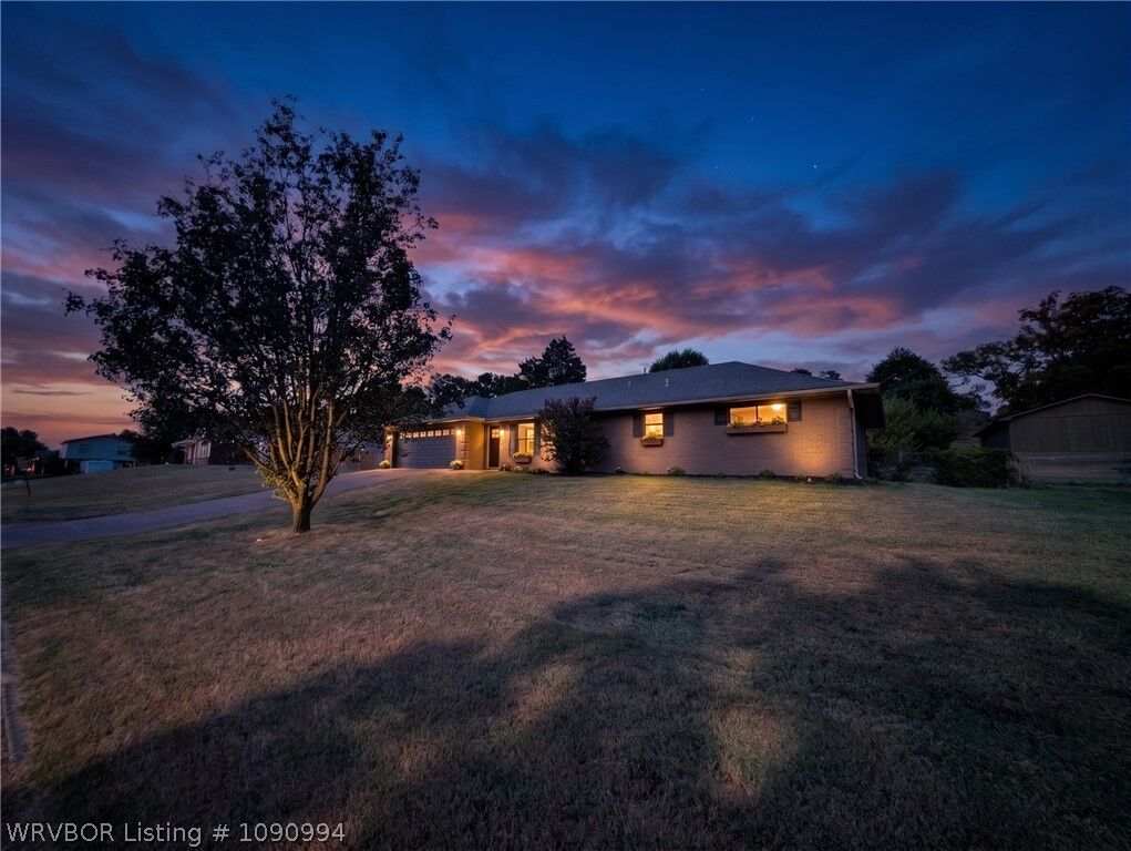 Property Photo: 1102 8th Street AR 72956
