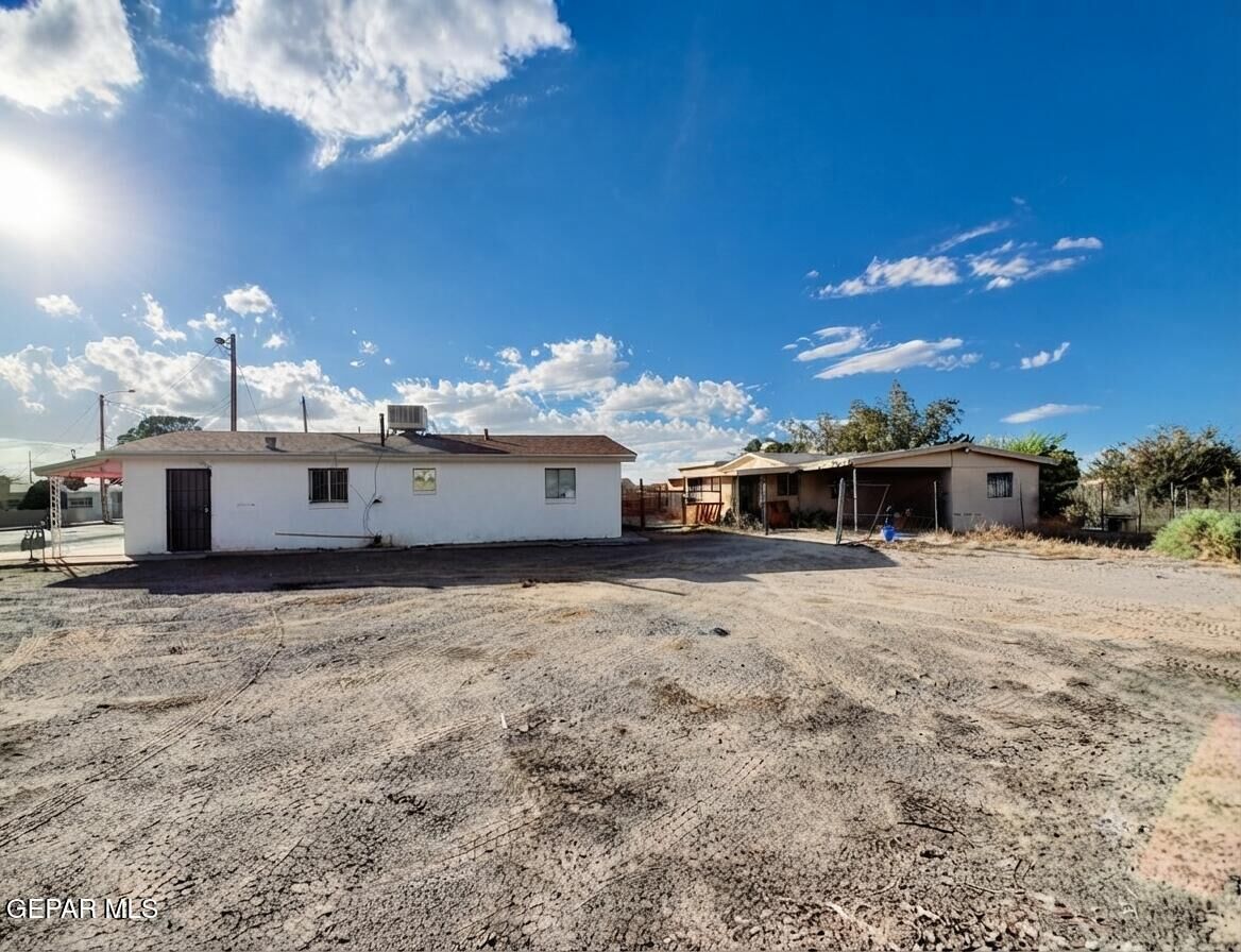 Property Photo:  708 E Washington Street  TX 79821 