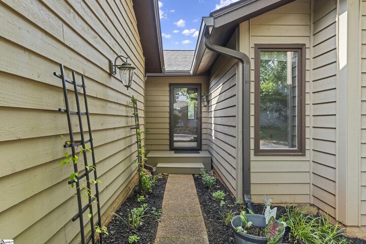 Property Photo:  129 Tanager Circle  SC 29650 