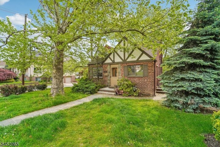 Property Photo: 1030 Jassamine Way NJ 07024