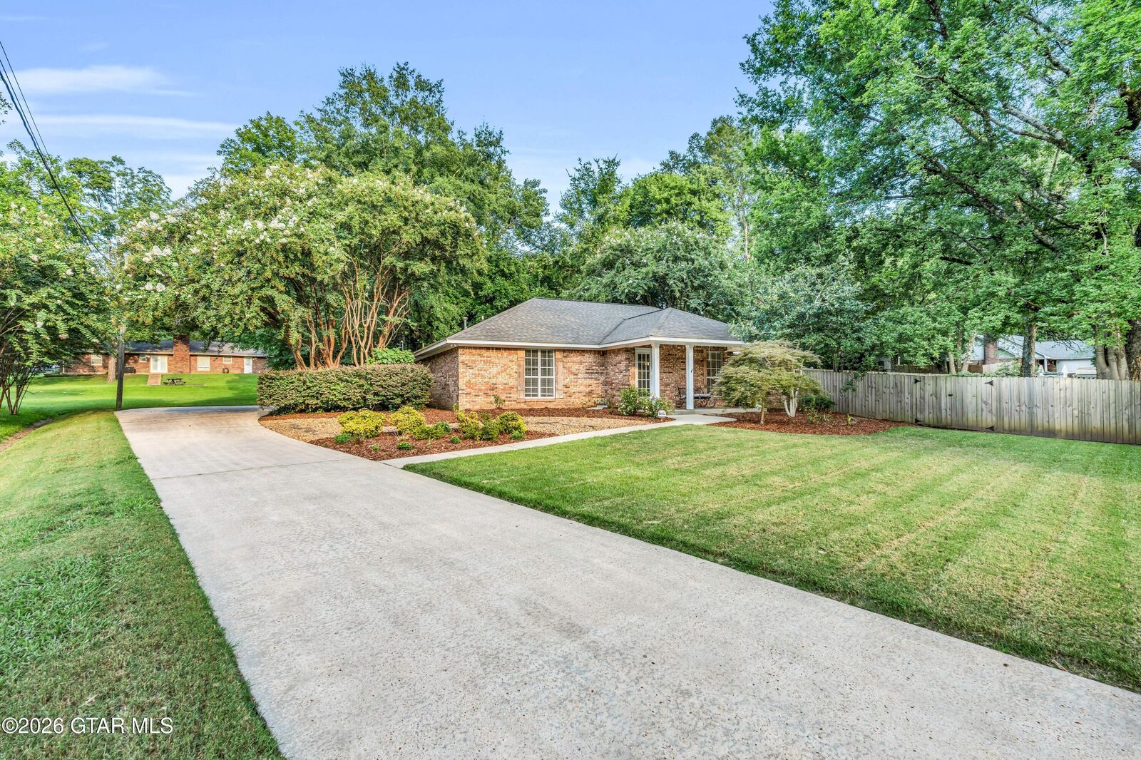 Property Photo:  112 Shawnee Court  MS 39759 