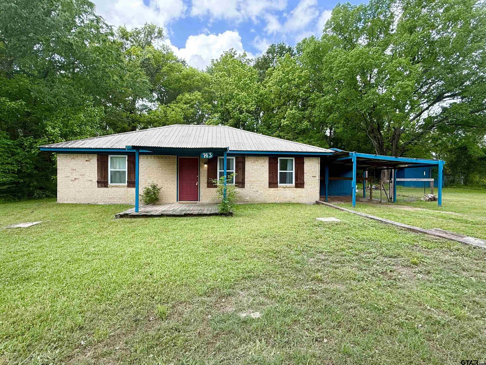 Property Photo:  743 N Moody  TX 75855 