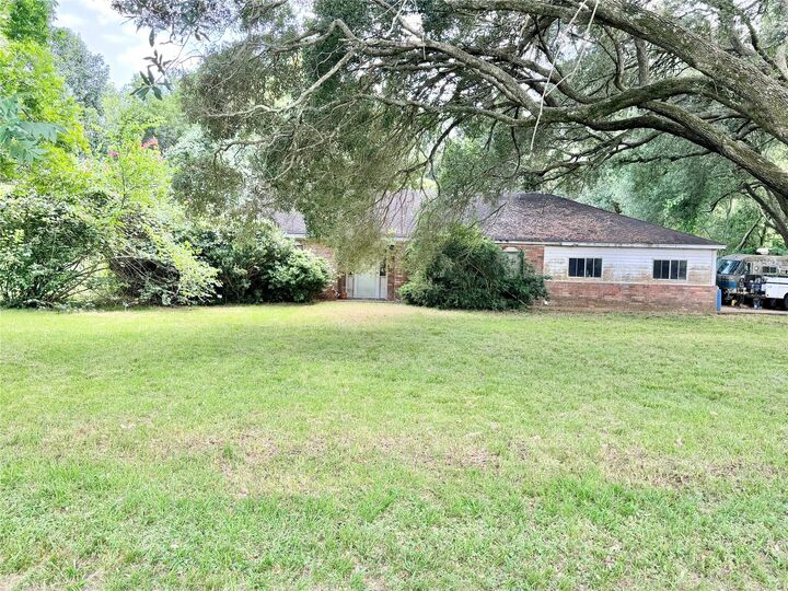 Property Photo: 1921 Melody Lane TX 77406