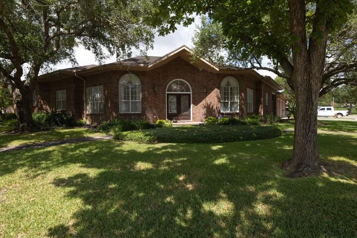 Property Photo: 7 Stoney Brook Lane TX 77414