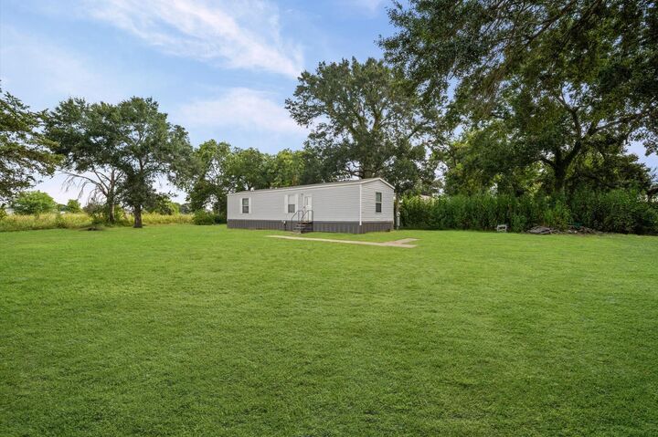 Property Photo: 423 Silliman Street TX 77474