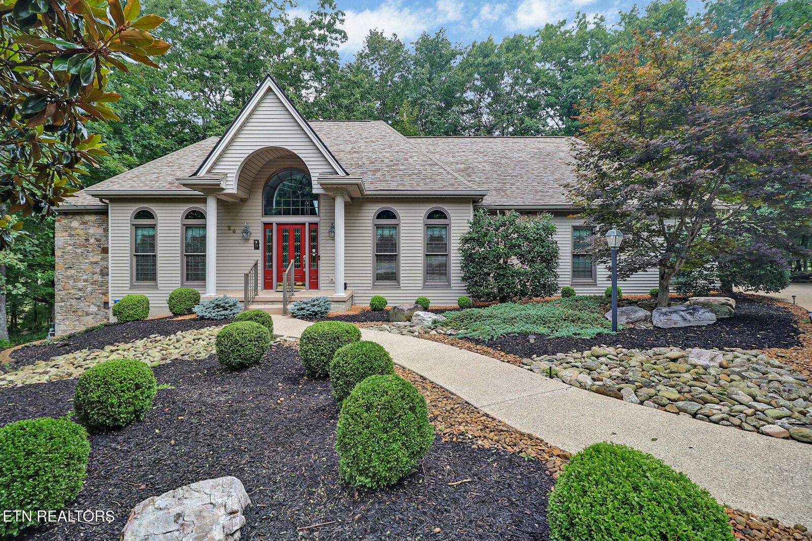 Property Photo: 24 Rolling Green Court TN 38558