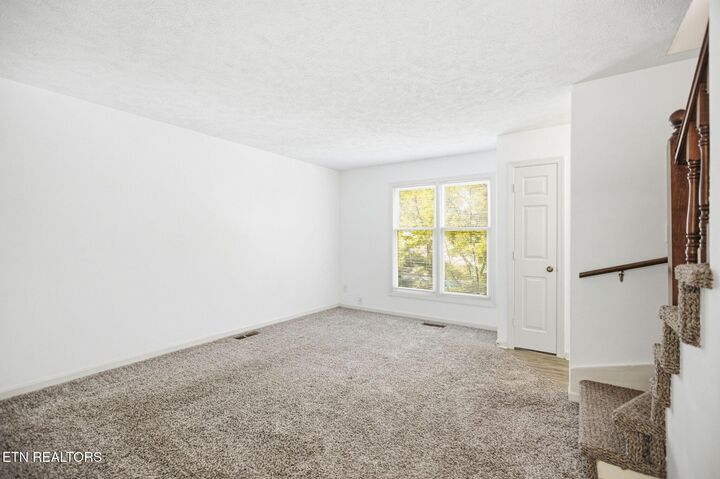 Property Photo: 4031 NW Heather Court Ave Court TN 37919
