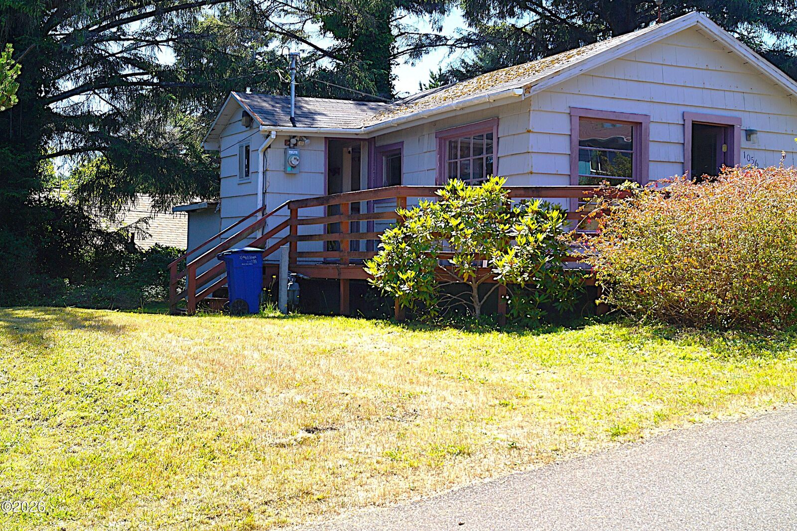 Property Photo: 1056 SW 10th Street OR 97367