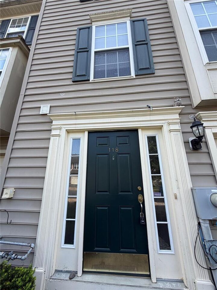 Property Photo:  118 Knollwood Drive  PA 18042 