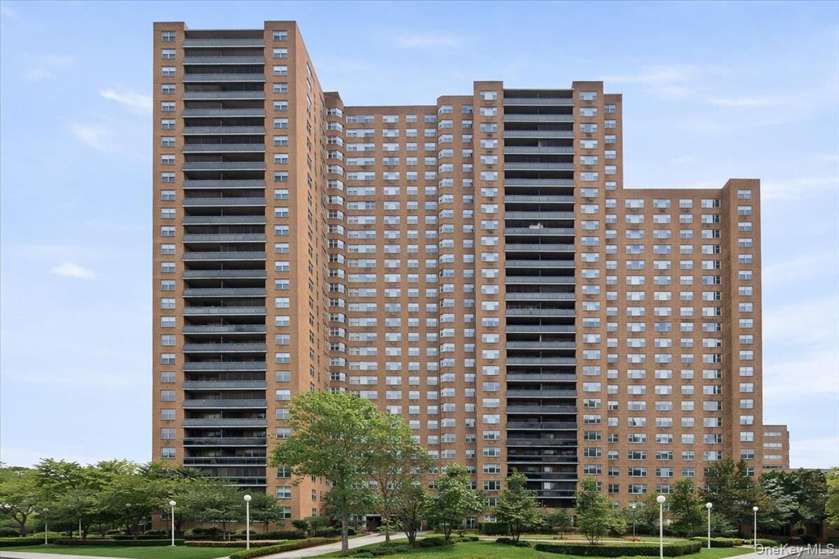 Property Photo: 70-25 Yellowstone Boulevard 16R NY 11375