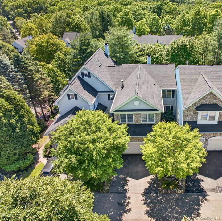 Property Photo:  5 Holly Court  NY 10987 